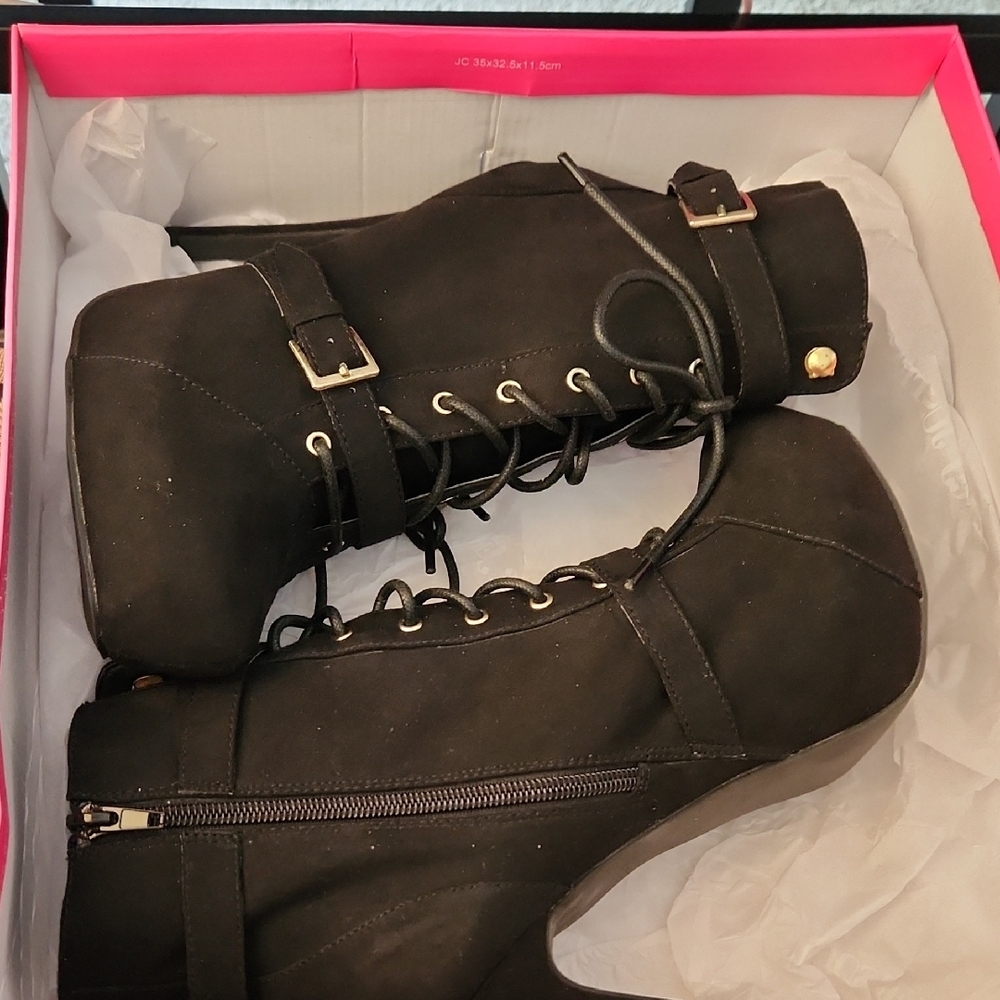 Black Women's Lace-Up Ankle Boots